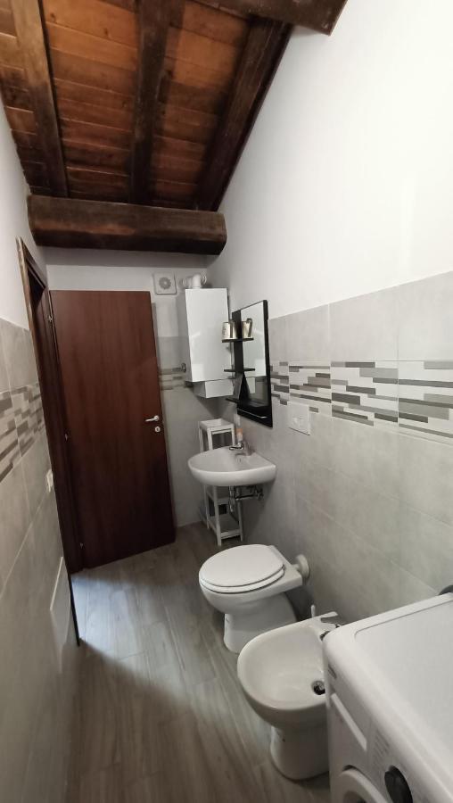 Casetta Tipica in Borgo, indipendente, ristrutturata LʼAquila Esterno foto